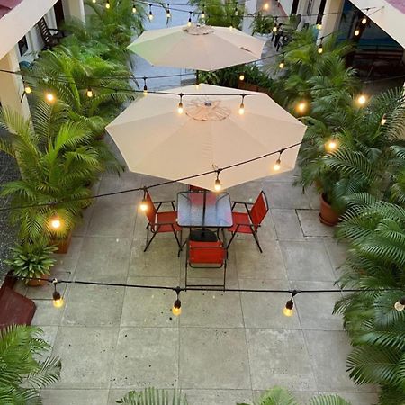 Hotel El Reformador Puerto Barrios Bagian luar foto