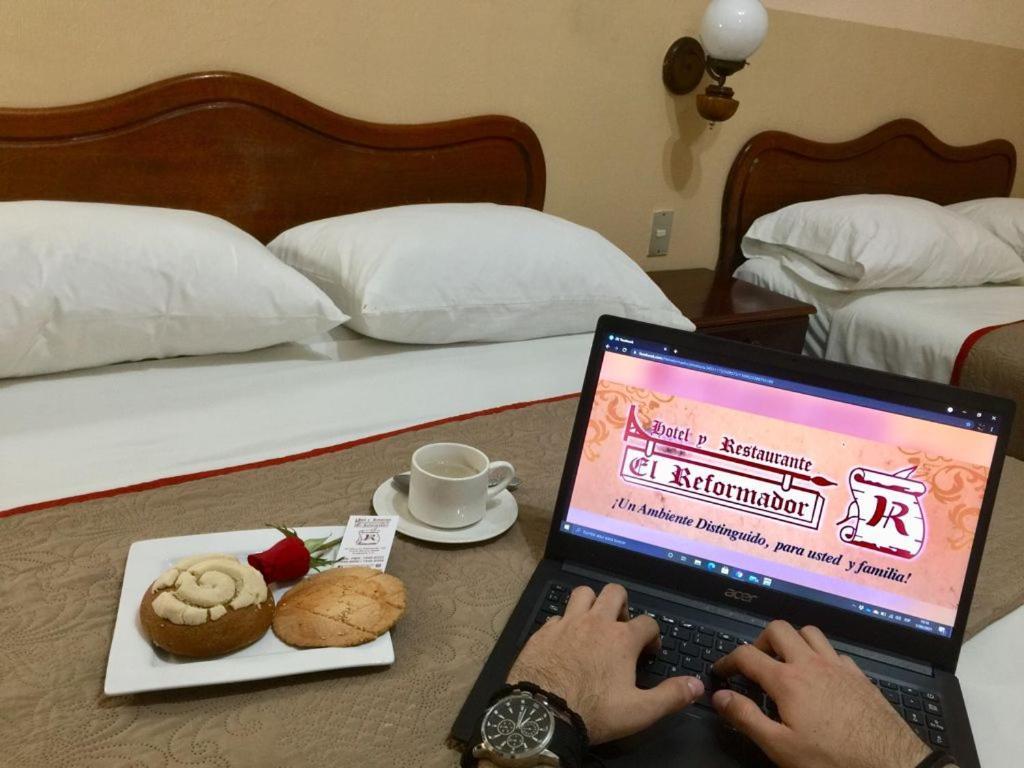 Hotel El Reformador Puerto Barrios Bagian luar foto