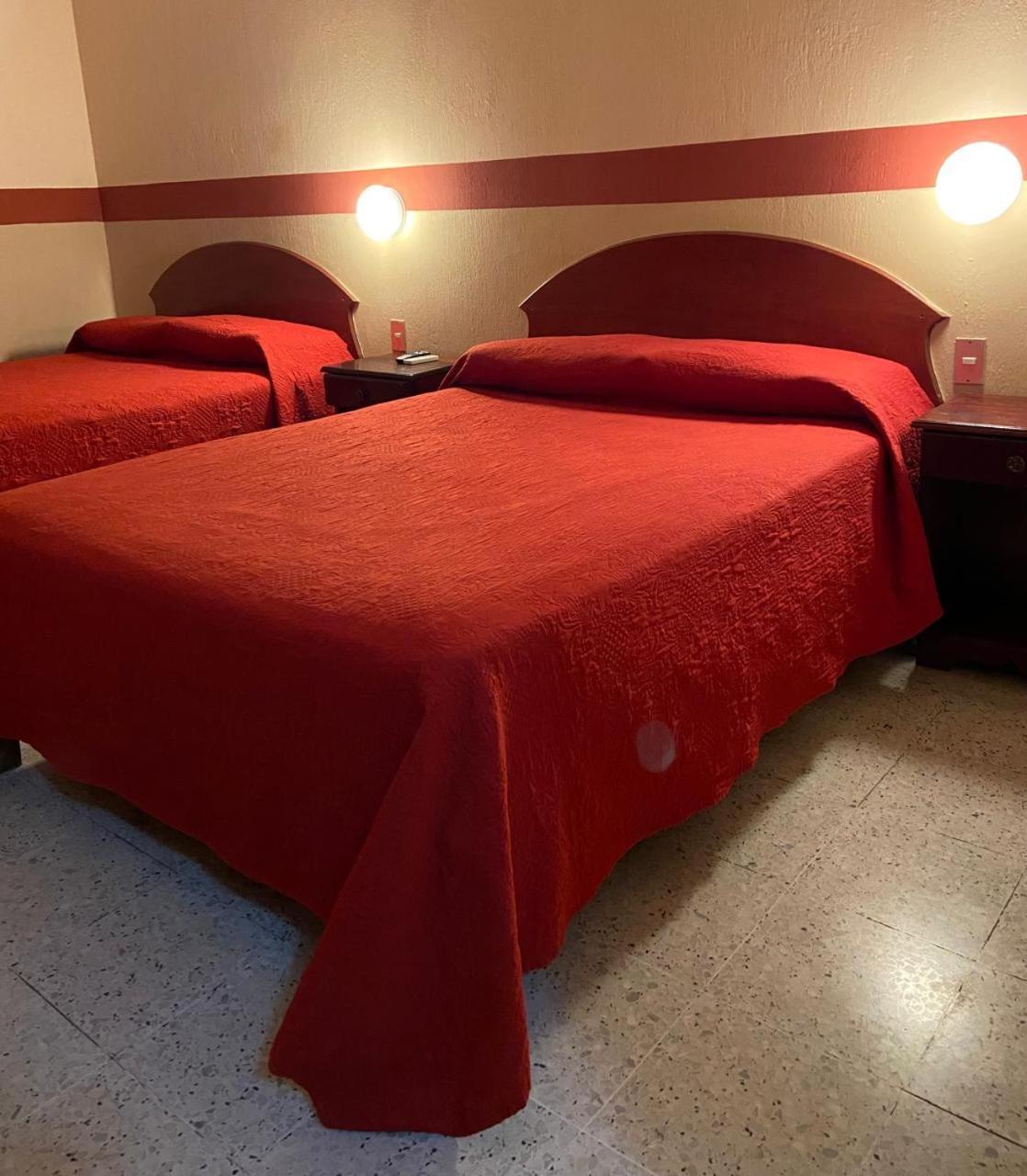 Hotel El Reformador Puerto Barrios Bagian luar foto
